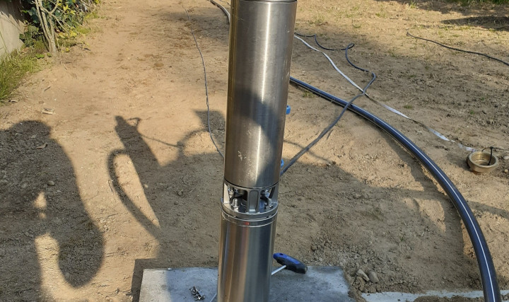 Installation d&#039;une pompe de forage à Messimy sur Saône (01)