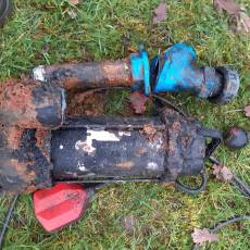 Remplacement d&#039;une pompe de  relevage des eaux de sortie de fosse septique à Garnerans (01)