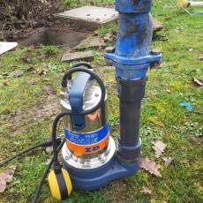 Remplacement d&#039;une pompe de  relevage des eaux de sortie de fosse septique à Garnerans (01)